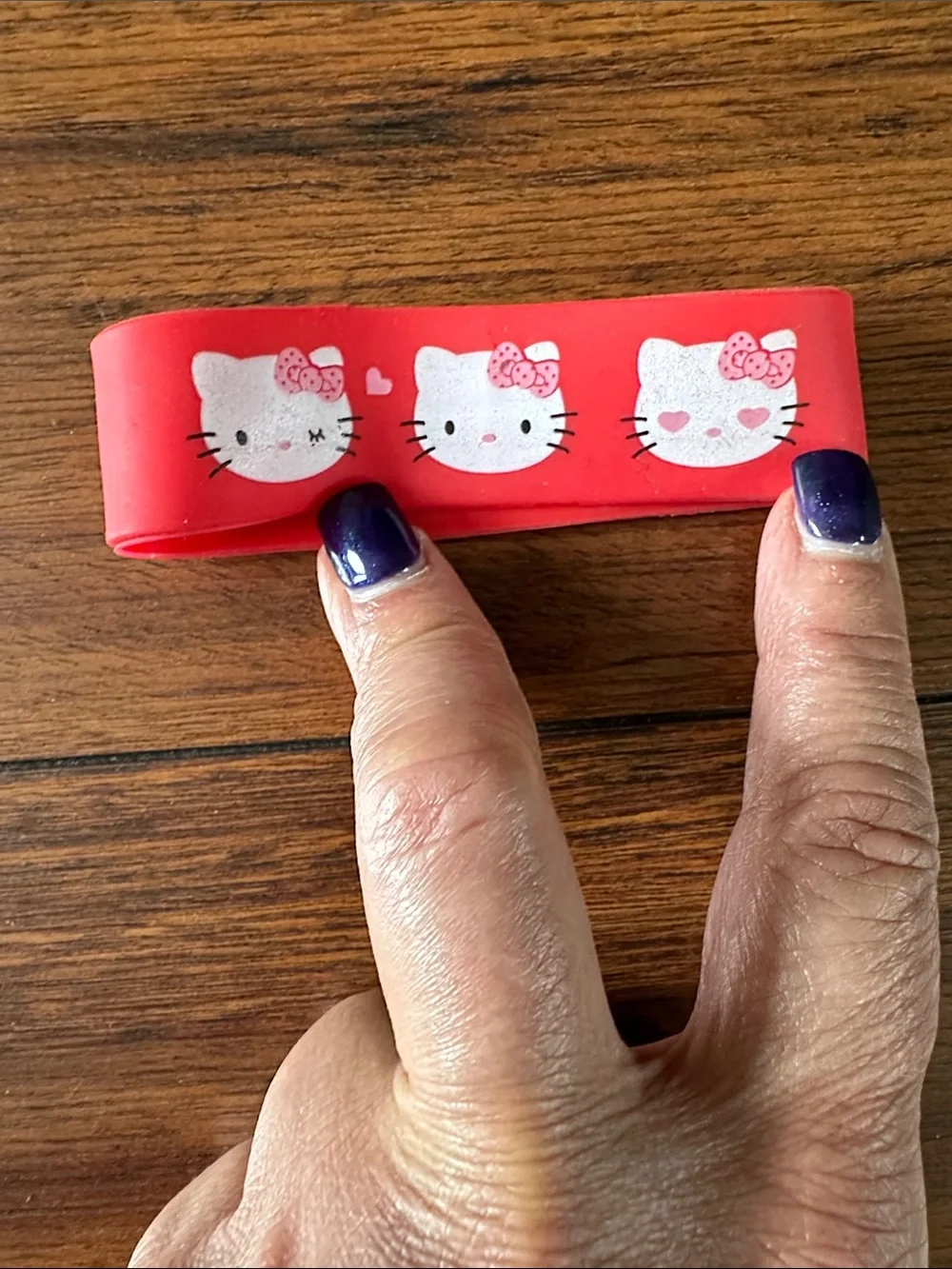 🐱🐱Vintage Hello Kitty Red Bracelet with Pink Raised Lettering🐱🐱